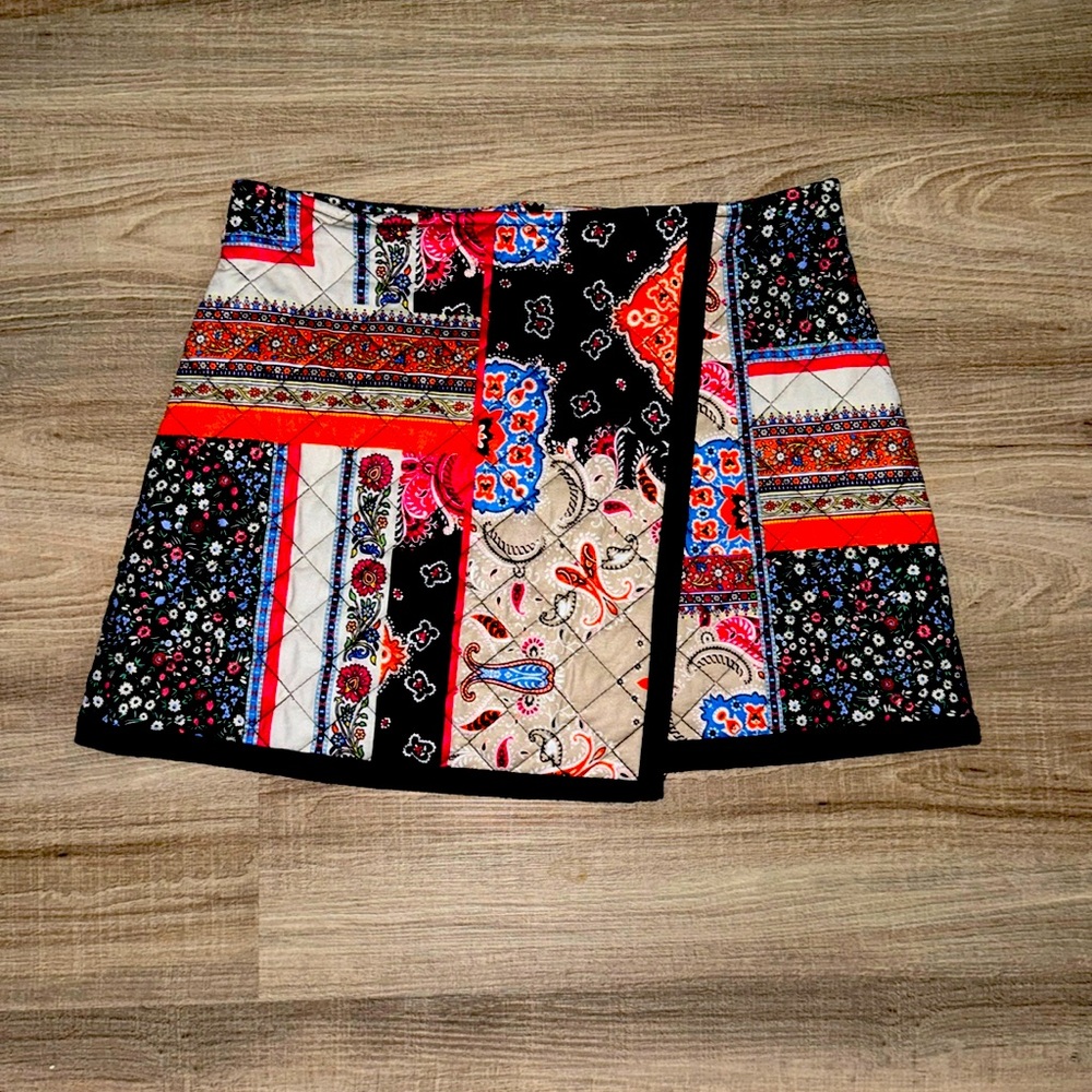 🖤 ZARA PATCHWORK PRINT SHORT SKIRT SMALL 🖤